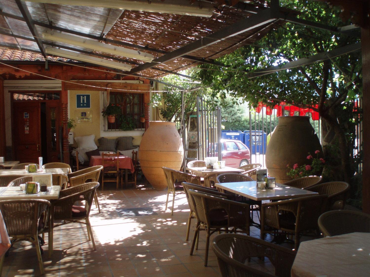 Hostal Restaurante La Muralla Canete  Esterno foto