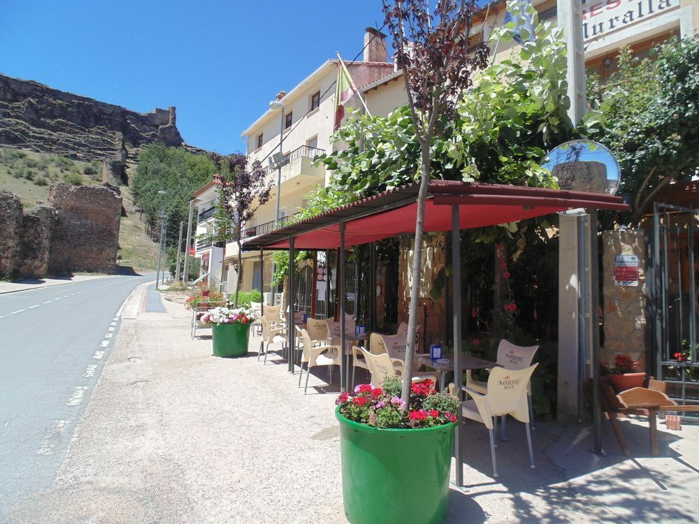 Hostal Restaurante La Muralla Canete  Esterno foto