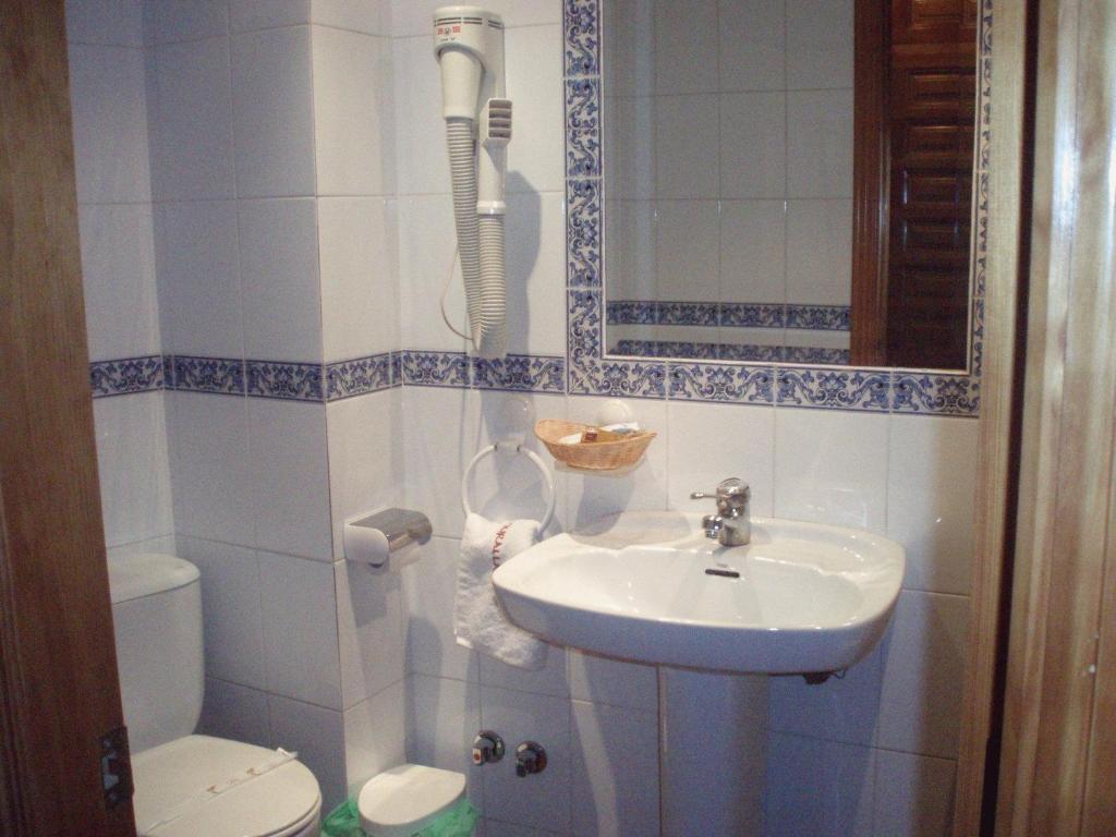 Hostal Restaurante La Muralla Canete  Camera foto